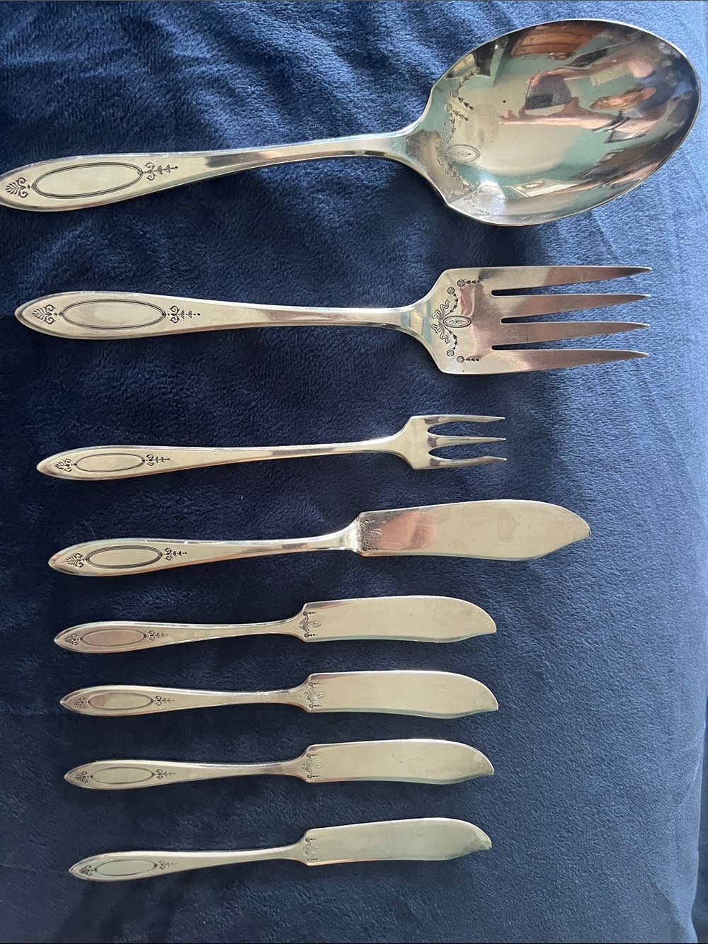 Vintage Oneida Community Plate Silverware – 1917 Adam Pattern, 8 Pcs